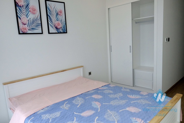 Lake view three bedrooms apartment for rent in Vinhome Metropolis, Ba Dinh district, Ha Noi